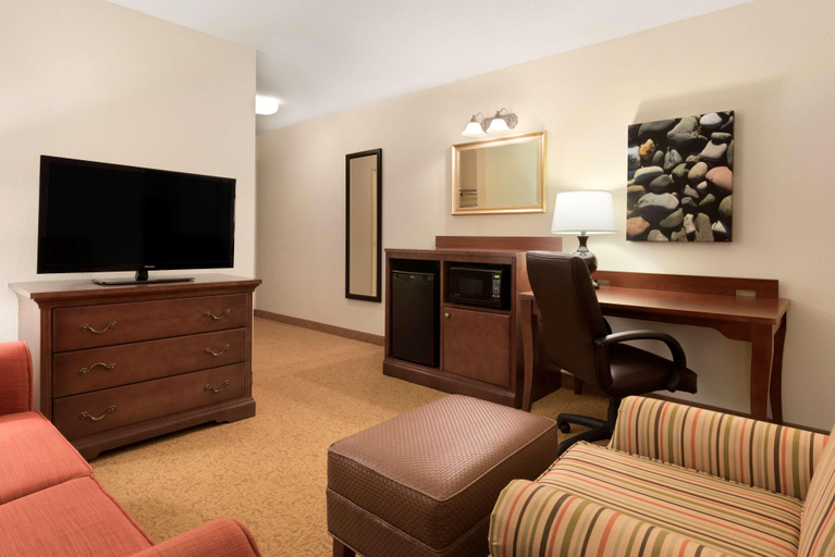Bedroom 3, Country Inn & Suites by Radisson,Cedar Rapids Airp, Linn