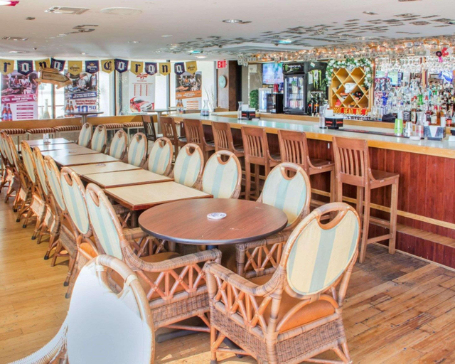 Food & Drinks 5, Ramada by Wyndham Tulsa/Broken Arrow, Tulsa