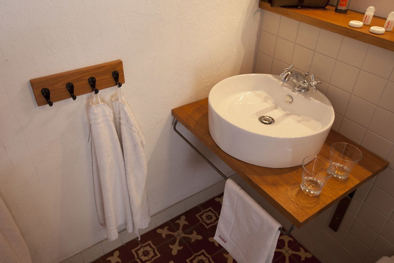 Bathroom 4, Langley Hotel La Vieille Ferme, Hautes-Alpes