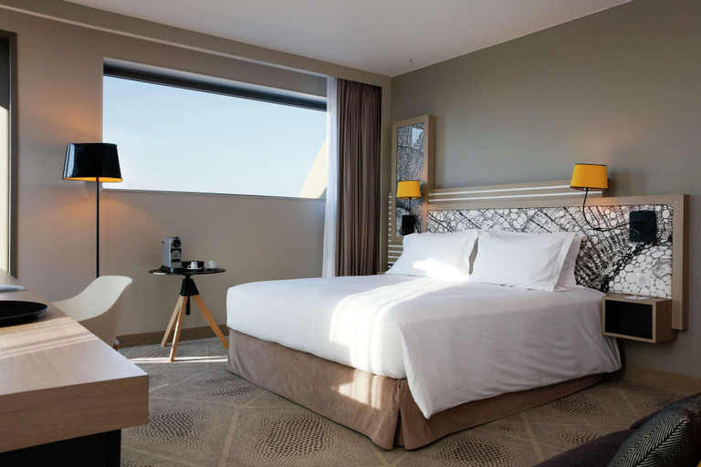 Bedroom 2, Hilton Garden Inn Bordeaux Centre, Gironde