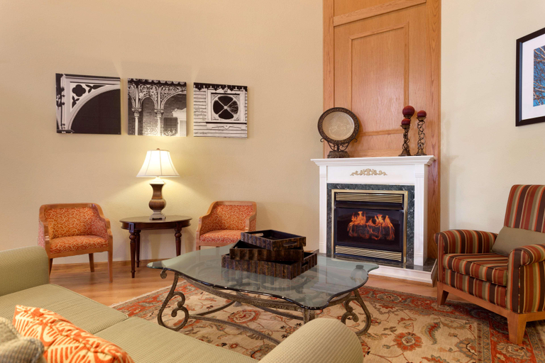 Public Area 2, Country Inn Suites By Radisson Nevada Mo, Vernon