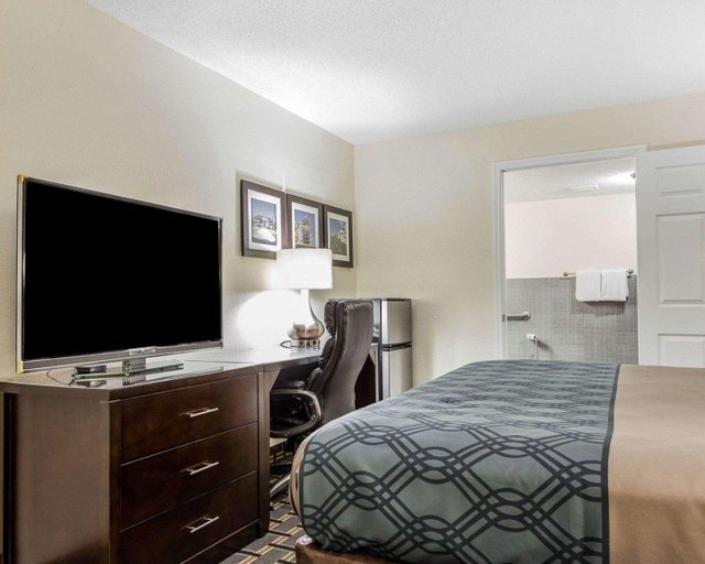 Bedroom 3, Econo Lodge Coliseum, Charleston