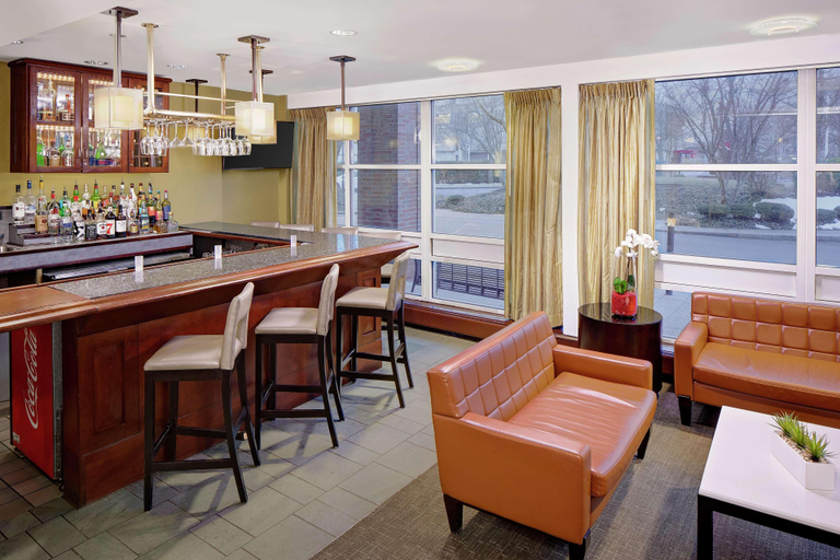 Food & Drinks 5, DoubleTree by Hilton Hotel Boston Bayside, Boston