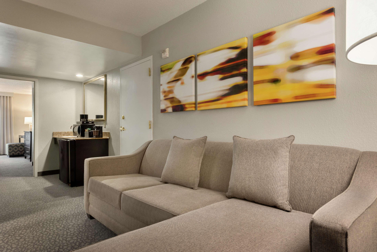 Public Area 2, Embassy Suites by Hilton Atlanta Alpharetta, Fulton