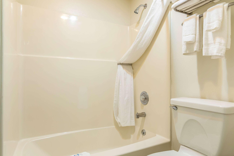 Bathroom 4, Motel 6 Bozeman, Gallatin