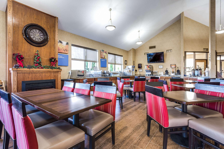 Food & Drinks 5, Quality Inn Asheboro South, Randolph