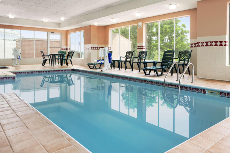Sport & Beauty 5, Comfort Inn & Suites Cuyahoga Falls - Akron, Summit