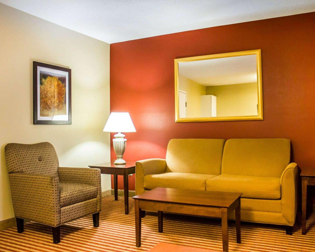 Public Area 2, Comfort Inn & Suites Dayville - Killingly Industrial Park, Windham