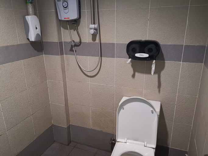 Bathroom 10