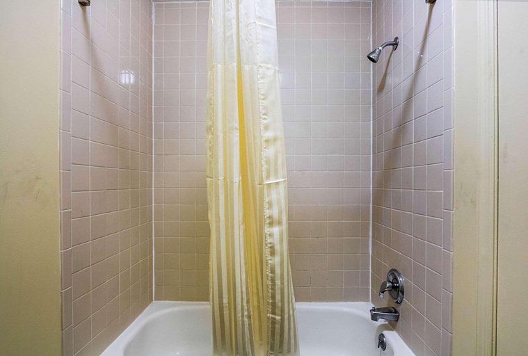 Bathroom 4, Econo Lodge Garden City - Savannah, Chatham