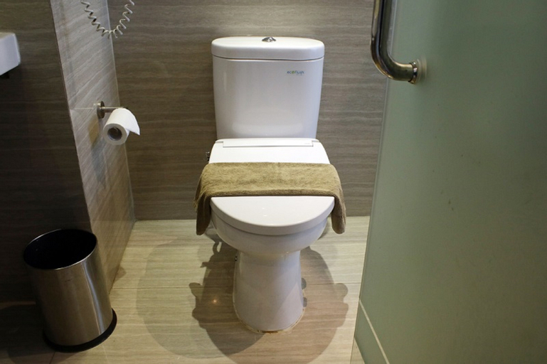 Bathroom 4