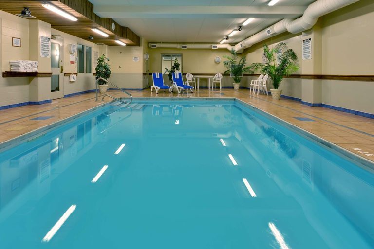 Sport & Beauty, Country Inn & Suites by Radisson London South, Middlesex