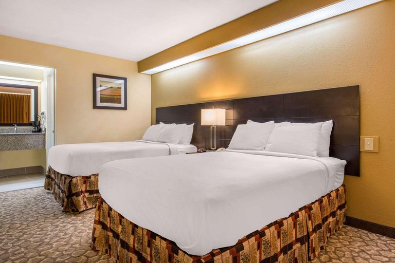 Bedroom 3, Ramada By Wyndham Santee I-95, Orangeburg