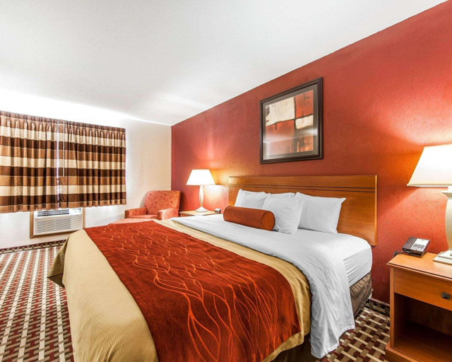 Bedroom 3, Quality Inn Seaman, OH, Adams