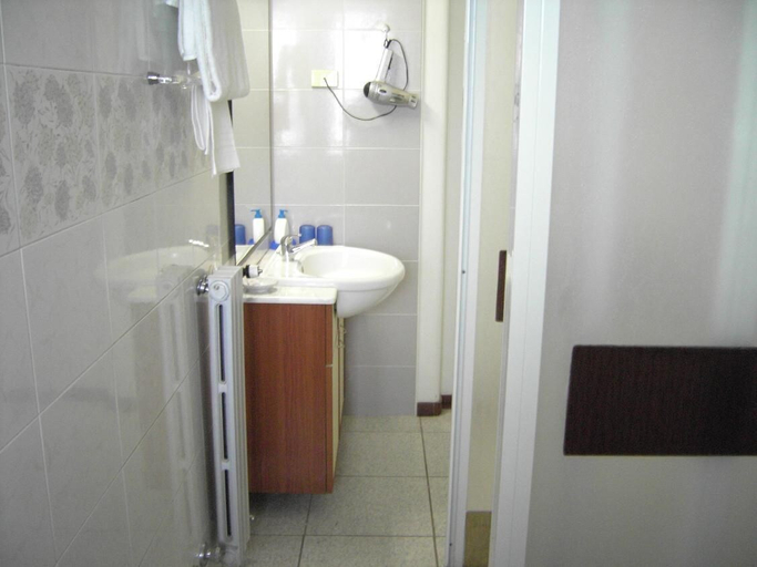 Bathroom 5, Bellavista Country House, Pescara