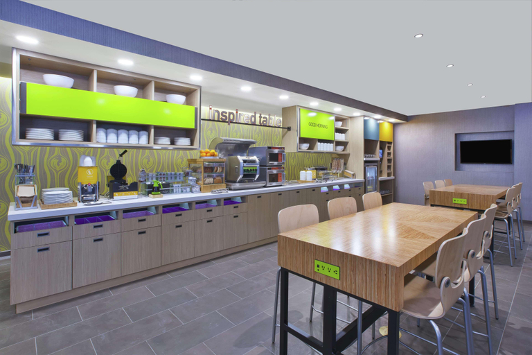 Food & Drinks 5, Home2 Suites By Hilton Holland, Ottawa