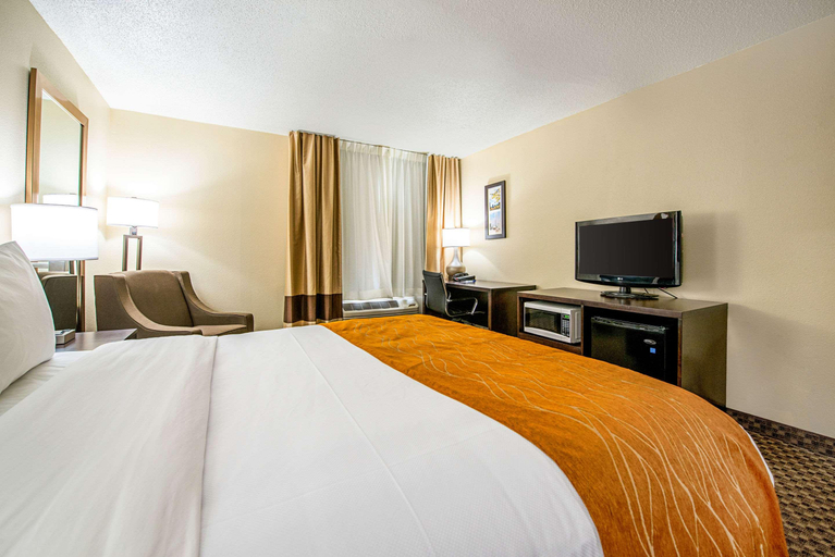 Bedroom 3, Spark by Hilton Matteson Chicago I 57, Cook