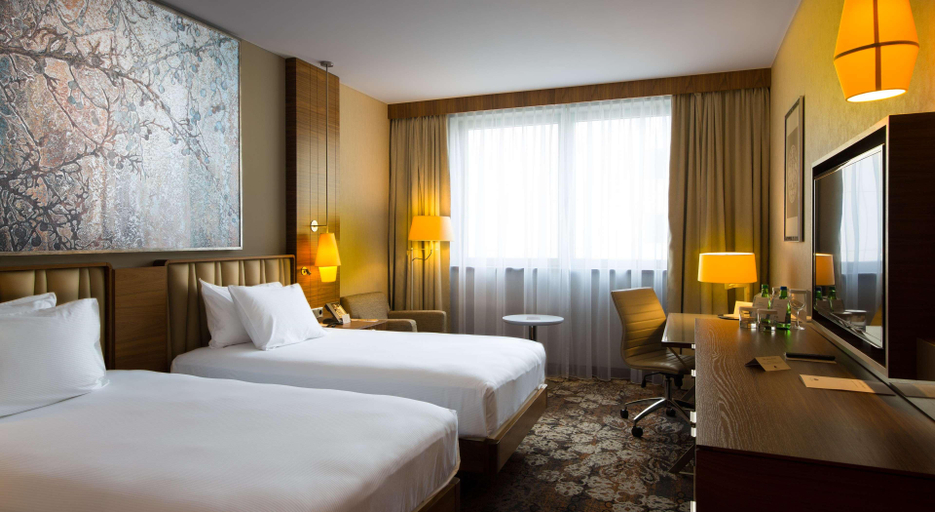 Bedroom 3, DoubleTree by Hilton Krakow Hotel & Convention Cen, Kraków City