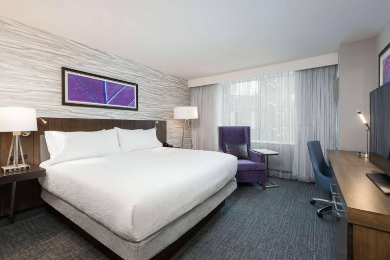 Bedroom 3, Hilton Garden Inn Ottawa Downtown, Ottawa