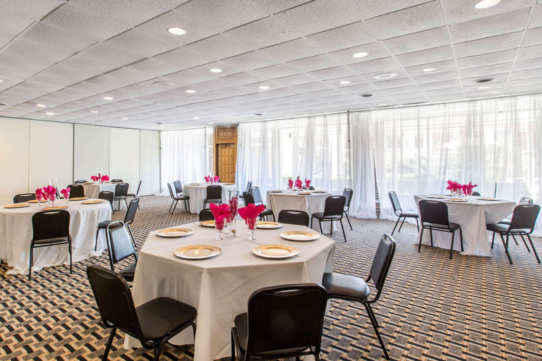 Food & Drinks 5, Ramada By Wyndham Santee I-95, Orangeburg