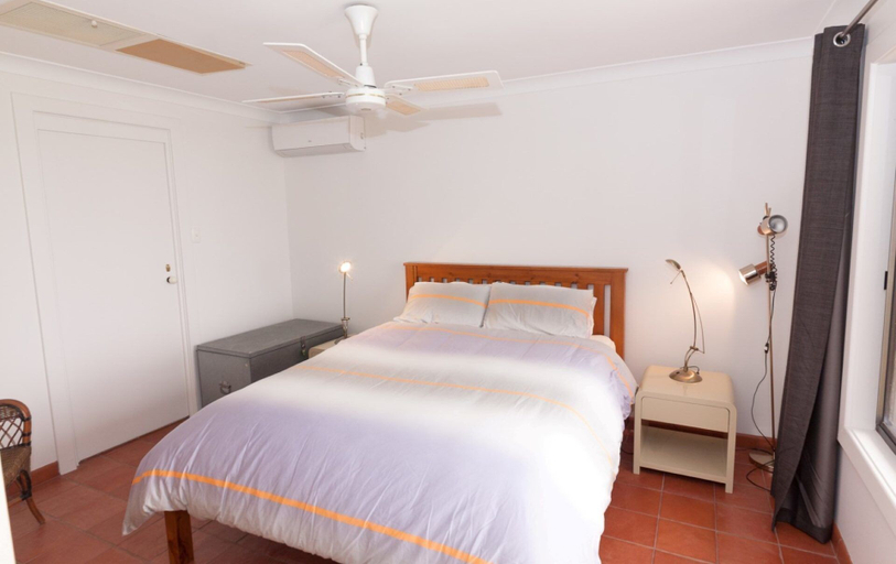 Bedroom 4, Gold Coast Views - 10 Gold Coast Drive, Yankalilla