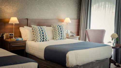 Woodford Dolmen Hotel,