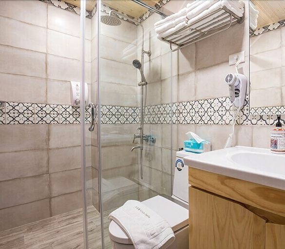 Bathroom 3, The Little Castle, Tainan