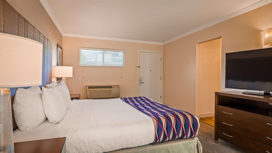 Bedroom 9