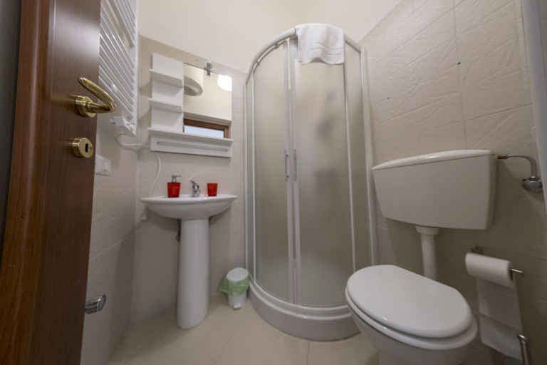 Bathroom 4, Enjoy Trani, Barletta-Andria-Trani