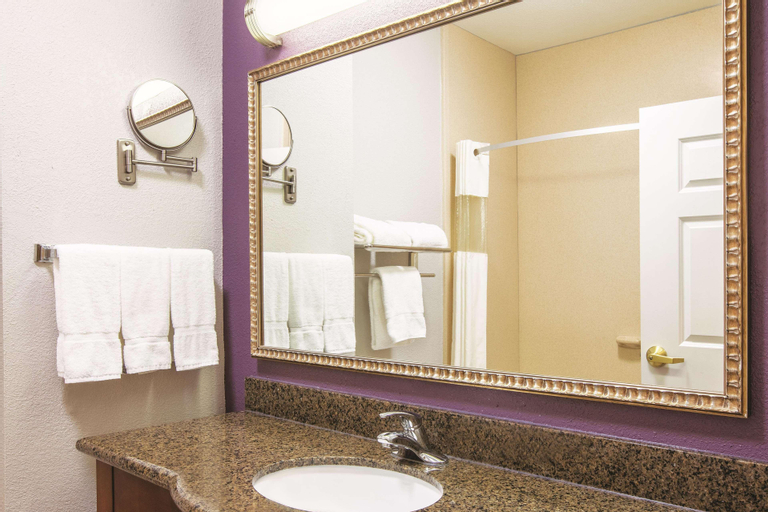 Bathroom 9