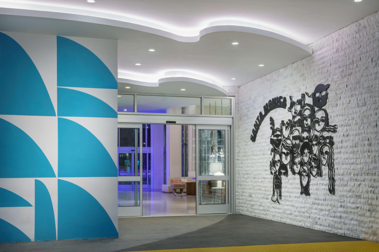 Public Area 2, Hampton Inn & Suites Santa Monica, Los Angeles