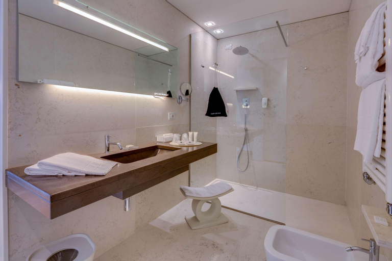 Bathroom 6