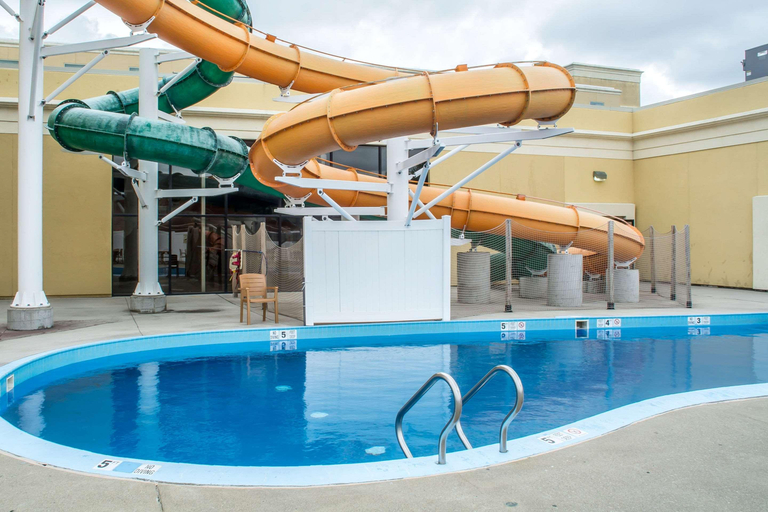 Sport & Beauty 5, Quality Inn & Suites Palm Island Indoor Waterpark, Genesee