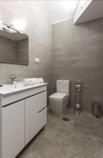 Bathroom 3, Apartamentos Turisticos Domus Seleqtia Plaza Mayor, Cáceres