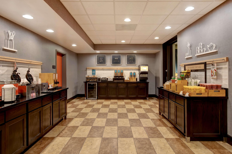 Public Area 2, Hampton Inn DeKalb, IL, De Kalb
