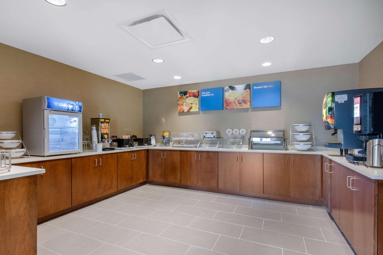Public Area 2, Comfort Inn & Suites At CrossPlex Village, Jefferson