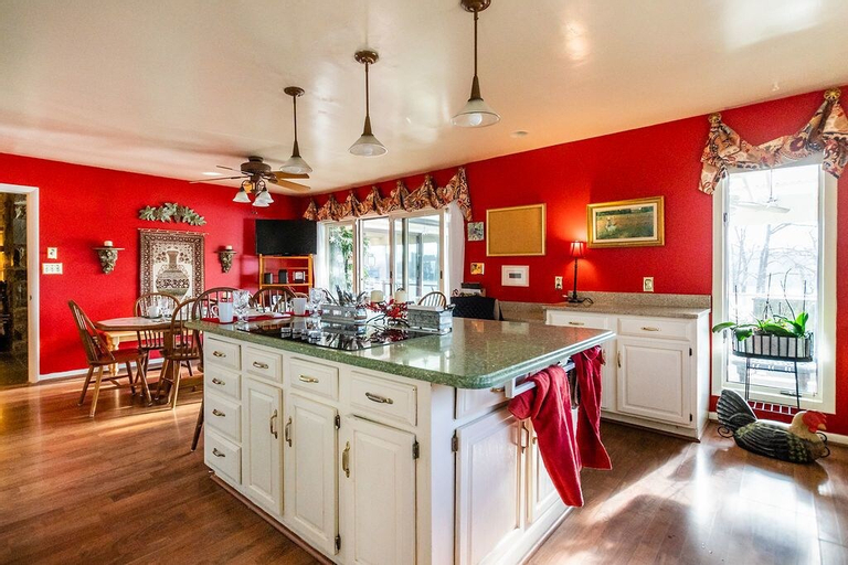 LAUREL GROVE INN ON THE SOUTH RIVER - BED AND BREAKFAST, Anne Arundel
