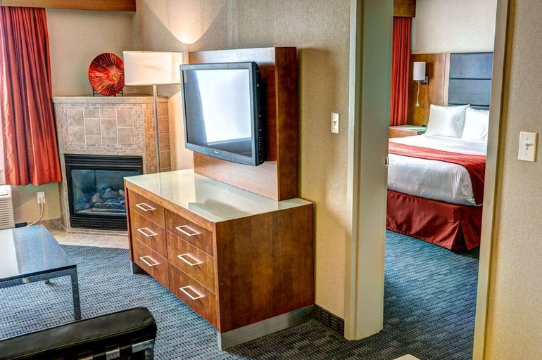 Bedroom 3, Radisson Hotel & Suites Fort McMurray, Division No. 16