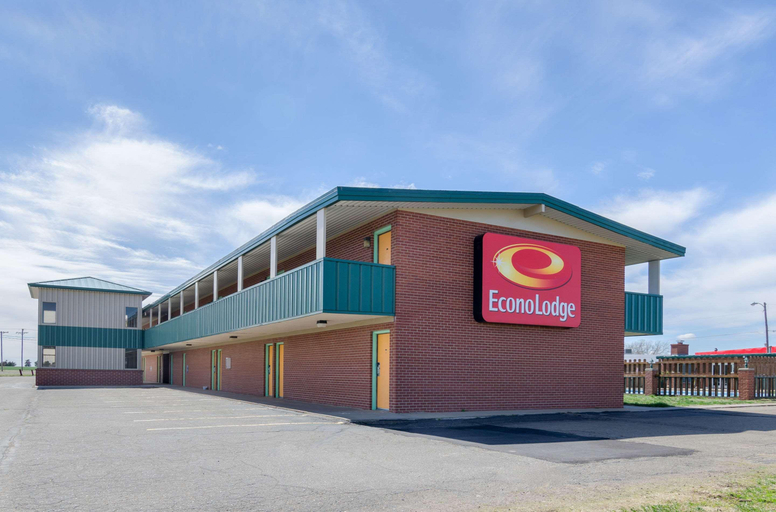 Exterior & Views 1, Econo Lodge Wakeeney, Trego