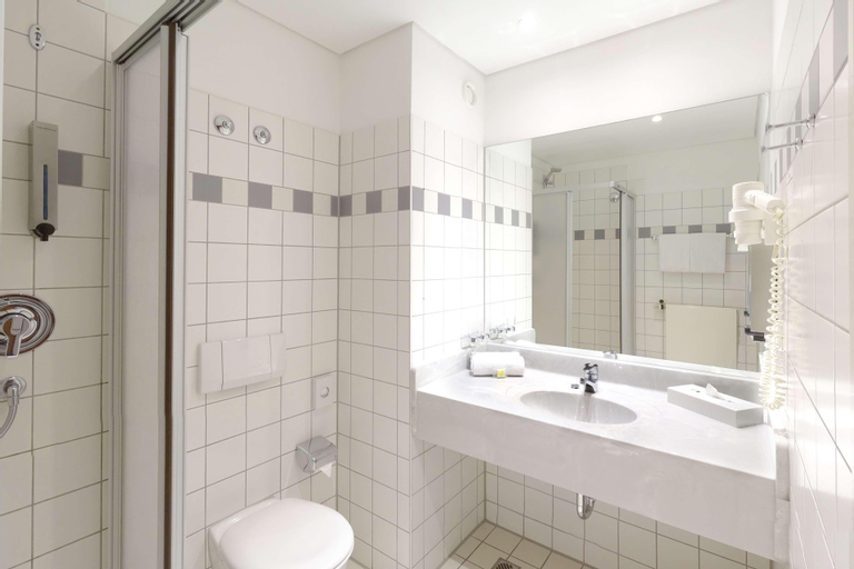 Bathroom 3