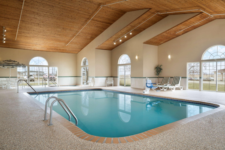 Sport & Beauty 4, Country Inn Suites By Radisson Grinnell Ia, Poweshiek