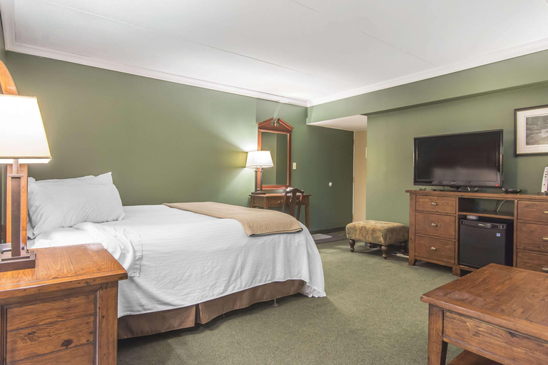 Bedroom 3, Rodeway Inn King William, Muskoka