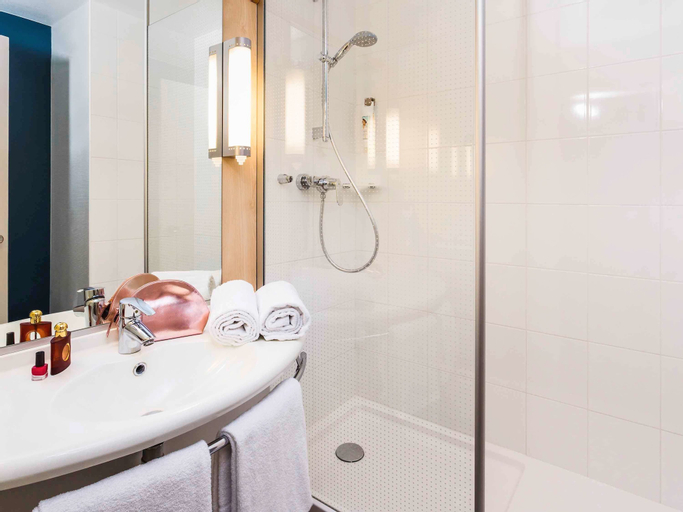 Bathroom 6