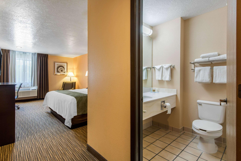 Bathroom 4, Quality Inn & Suites Albuquerque North, Bernalillo