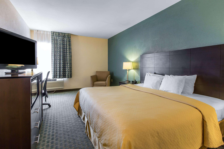 Bedroom 3, Quality Inn Fitzgerald, Ben Hill
