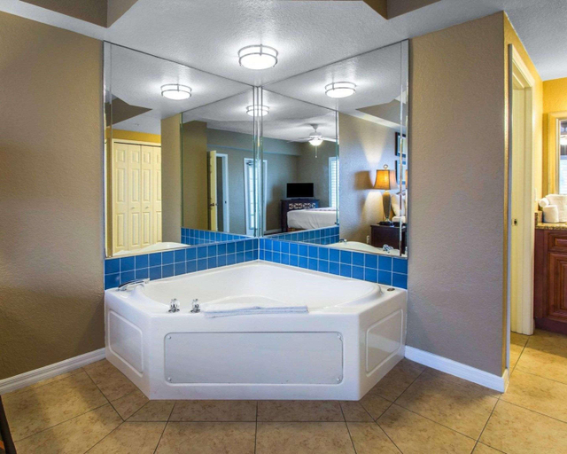 Bathroom 5, Bluegreen Vacations Orlando Sunshine, Orange