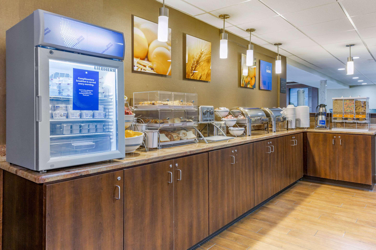 Food & Drinks 5, Comfort Inn Lancaster at Rockvale, Lancaster