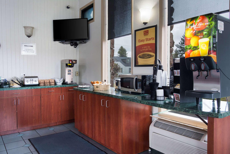 Public Area 3, Bend Inn & Suites, Deschutes