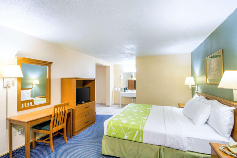 Bedroom 5, Rodeway Inn & Suites Wheelersburg, Scioto