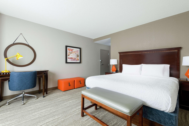 Bedroom 3, Hampton Inn & Suites National Harbor Alexandria, Prince George's